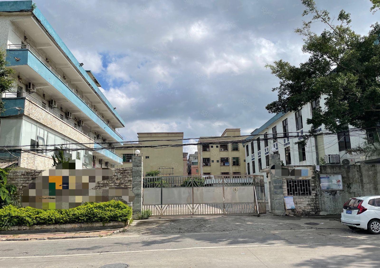 黄江靠公明独门独院5700平方厂房出租，有独立的办公室