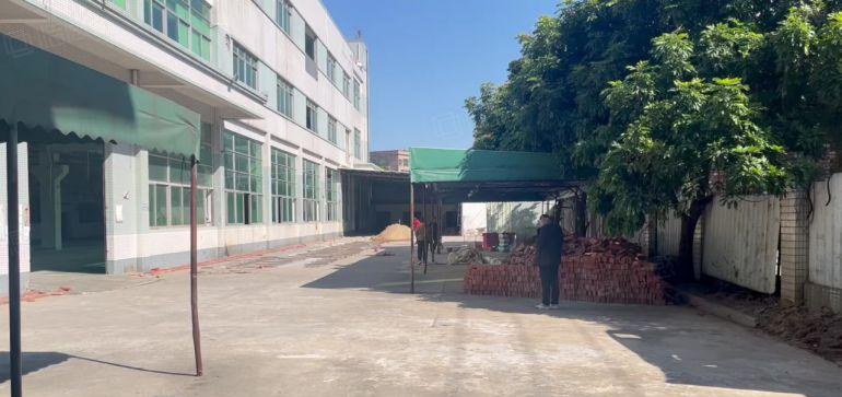 黄江本地房东新出标准独院带牛角位。适合五金注塑电子加工等行业