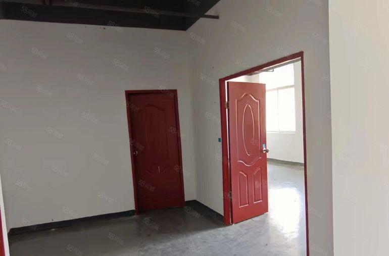 原房东1700平，带3个办公室出租，九成新，空地大好停车