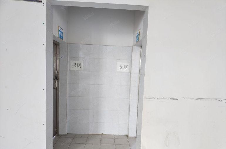 黄江板湖原房东二楼2000平实际面积出租空地大交通方便