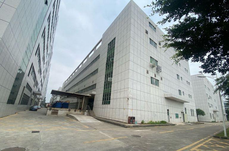 黄江镇临深片区新出原房东国有证6600平方米。