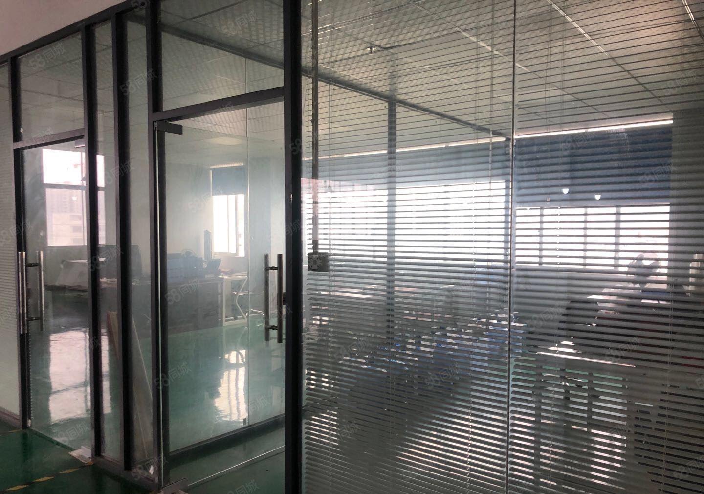 黄江靠深圳田心村全新工业园楼上1200平方厂房出租带精装修