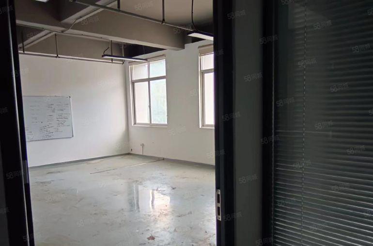 整层带装修，带办公室，原房东物业，价格低至12块一平