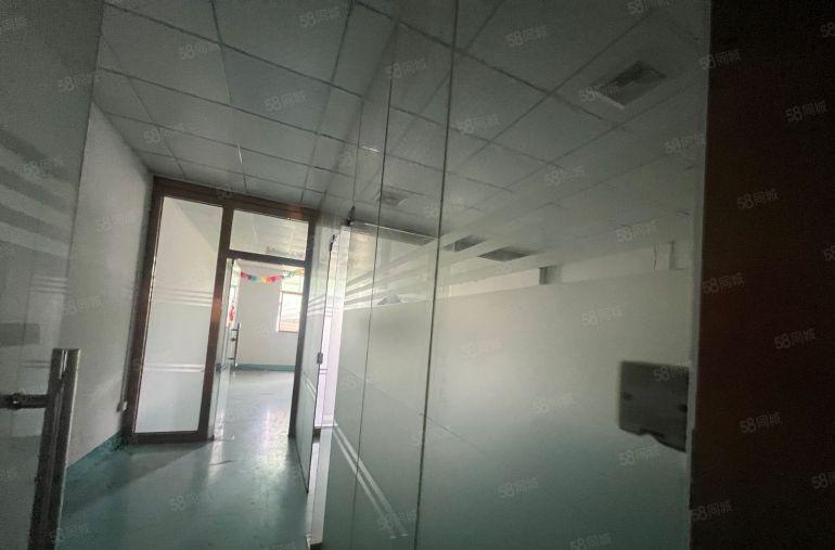 黄江板湖一楼1000平，二楼1000平，大小可分租