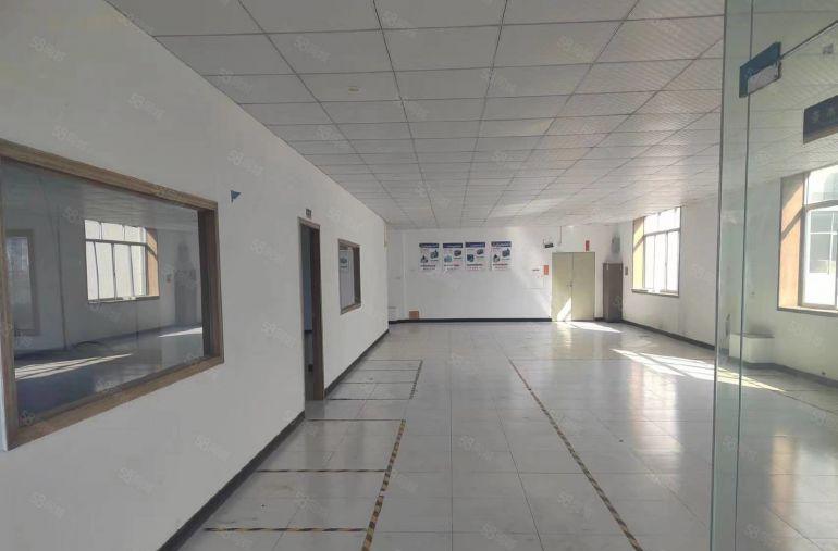 给钱就租大岭山杨屋村厂房出租400平带货梯 现成装修环境好