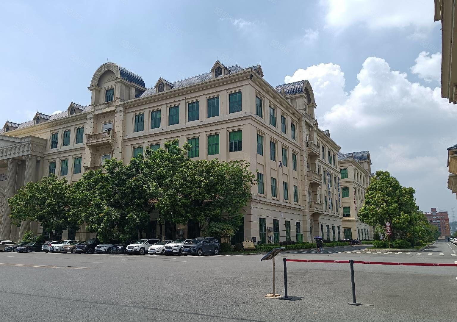 大岭山工业区无尘车间1500平方厂房出租，豪华装修，可分租