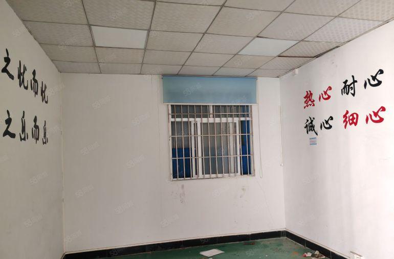 大岭山镇原房东独院单一层钢构厂房9米高，现成5吨航车免费使用