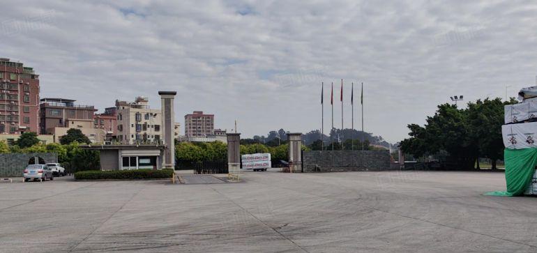 大岭山高速口旁独院钢构22000平1万平空地，低价出租