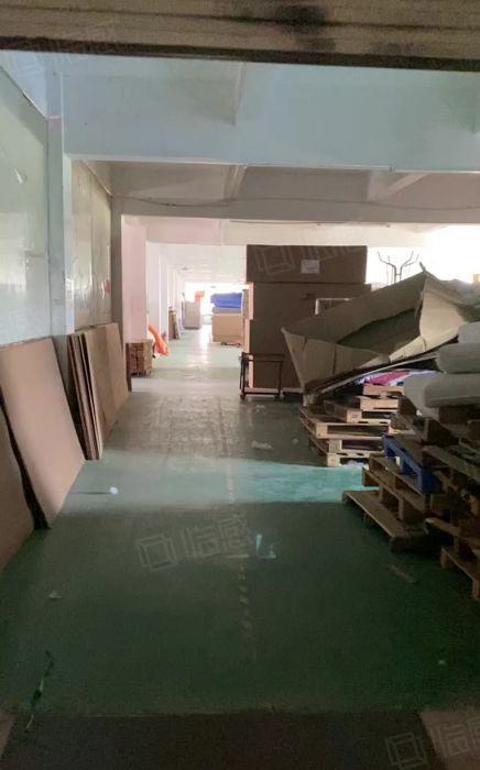 大岭山镇大环村空出楼上1200平方原房东低价厂房出租带精装修