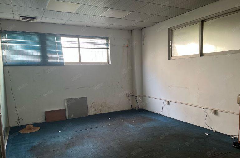 大岭山镇杨屋原房东钢结构600平阁楼办公室水电低价出租