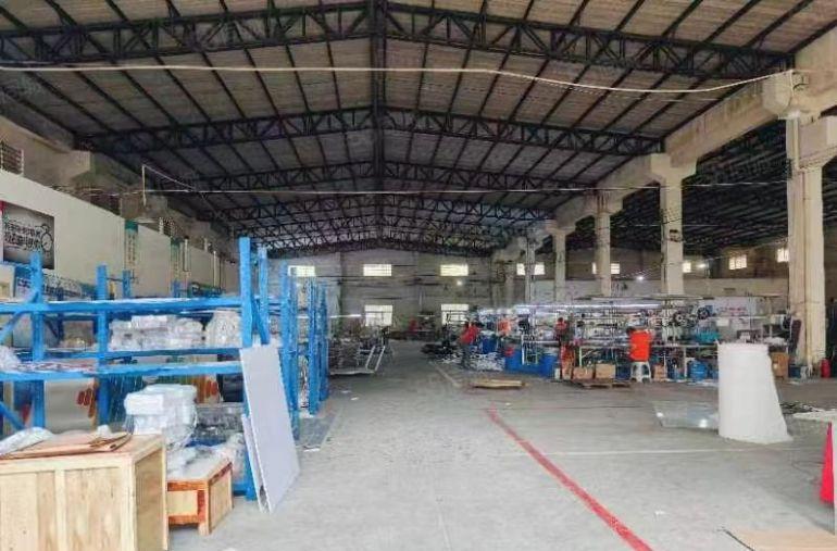 大岭山金桔石大路原房东2600平方砖墙到顶钢结构厂房出租