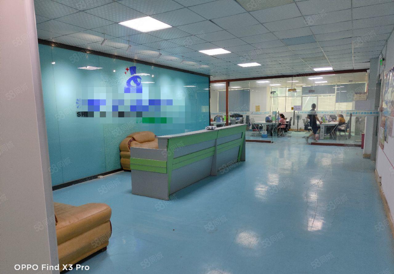 大岭山杨屋新出楼上3000平带精装修厂房，现低价出租，可分租