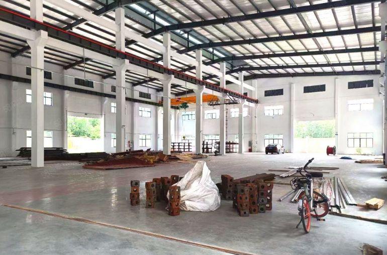 大岭山2000平滴水12米现成行车多部使用原房东直租