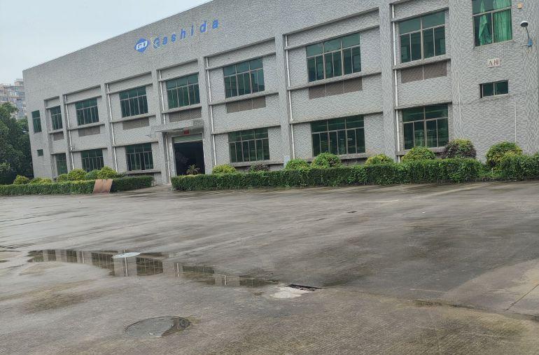 大岭山镇杨屋独门独院厂房出租，超大空地，高速近，零公摊易招工