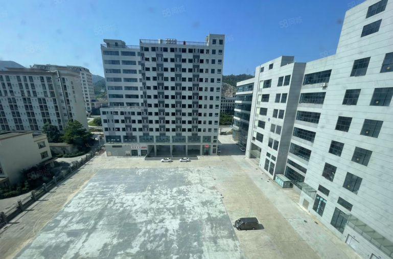 大岭山镇城区原房东全新工业园厂房出租，高度8米，形象好