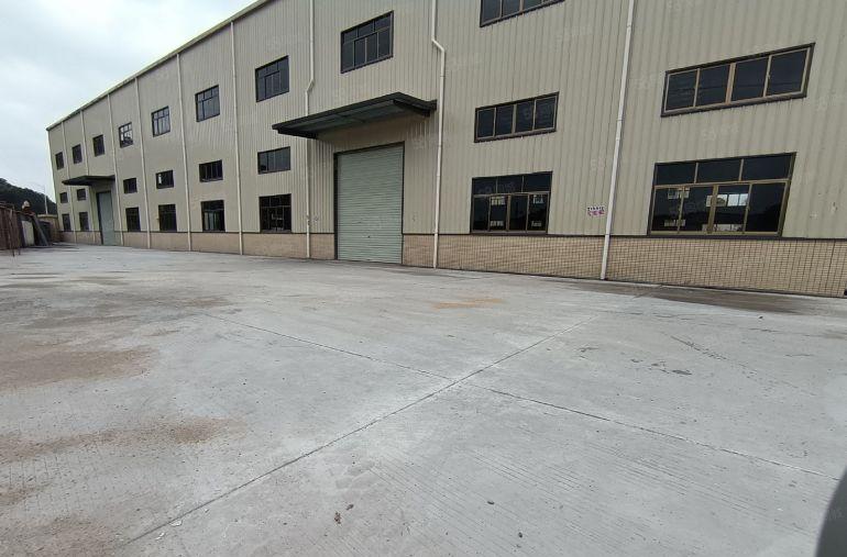 大岭山镇杨屋独院厂房出租，3500平方，有家具油性喷油环评