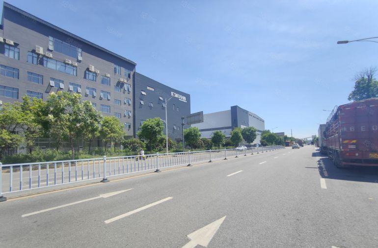 松山湖靠大岭山红本双证丙二类带卸货平台一楼4000平大小可分