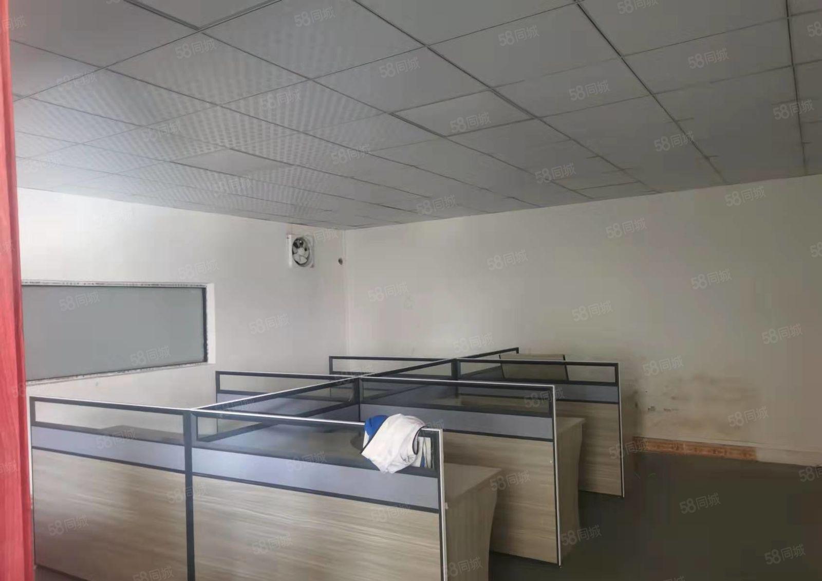 大岭山高速口原房东独院厂房出租，1700平，滴水8米，带行车