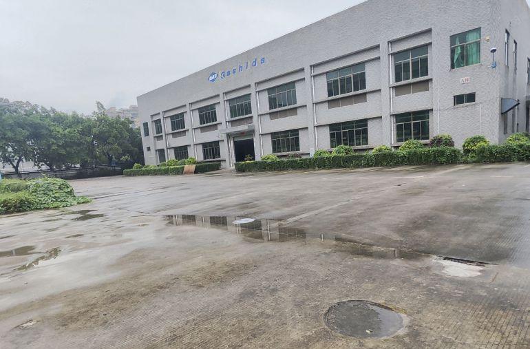 大岭山镇杨屋独门独院厂房出租，超大空地，高速近，零公摊易招工