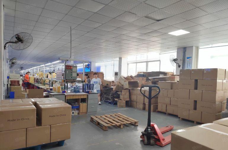 大岭山工业区原房东厂房二楼800平实际面积招租带装修可分租