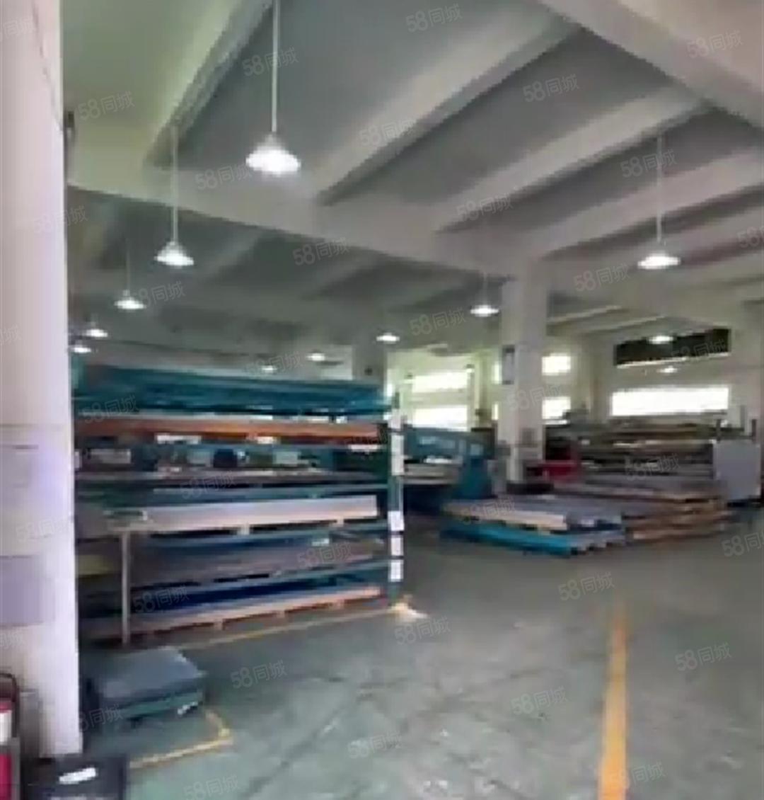 正在搬空！大岭山杨屋高速口，一楼重工业厂房出租 可分租带装修