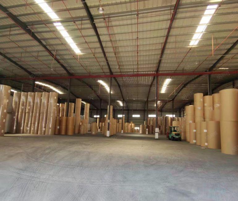 免租三个月。大岭山镇单一层钢构9m高，4000平方。