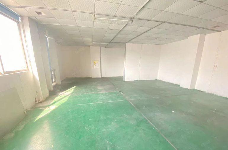 降价 大岭山出租厂房仓库1200平 空地大可分租