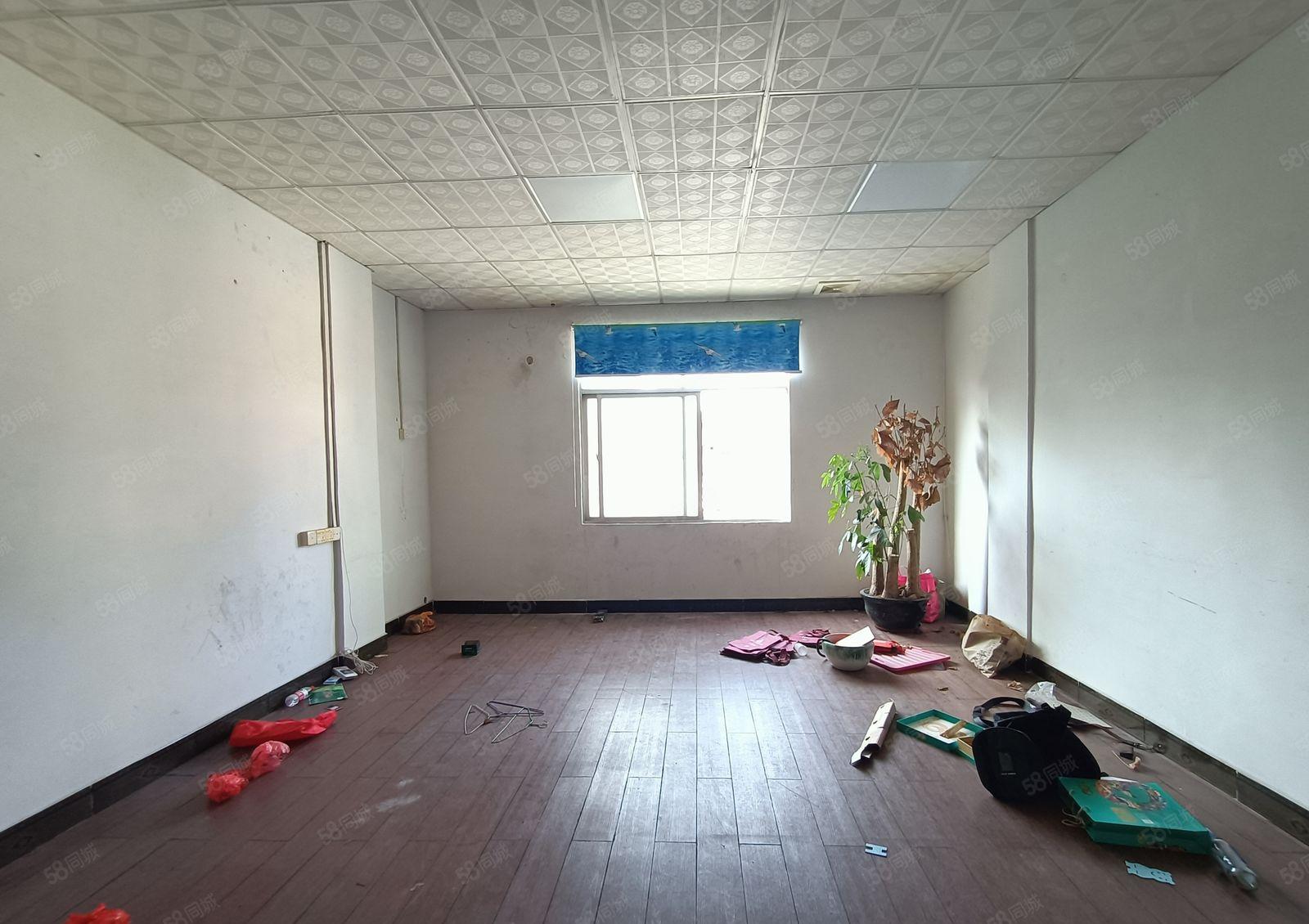 大岭山金桔石大路独院村委厂房出租2楼1000平实际面积出租