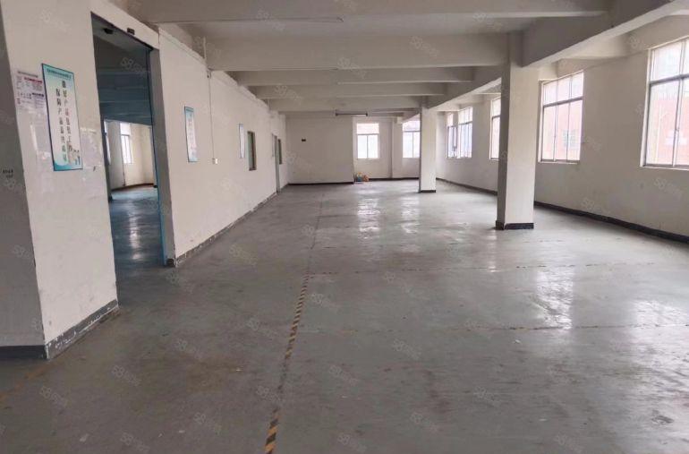 精装修850平大岭山出租位置好价低空地大可办环评厂房可分