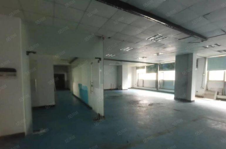 大岭山出租一楼1650平和二楼900平厂房带装修空地大设施齐