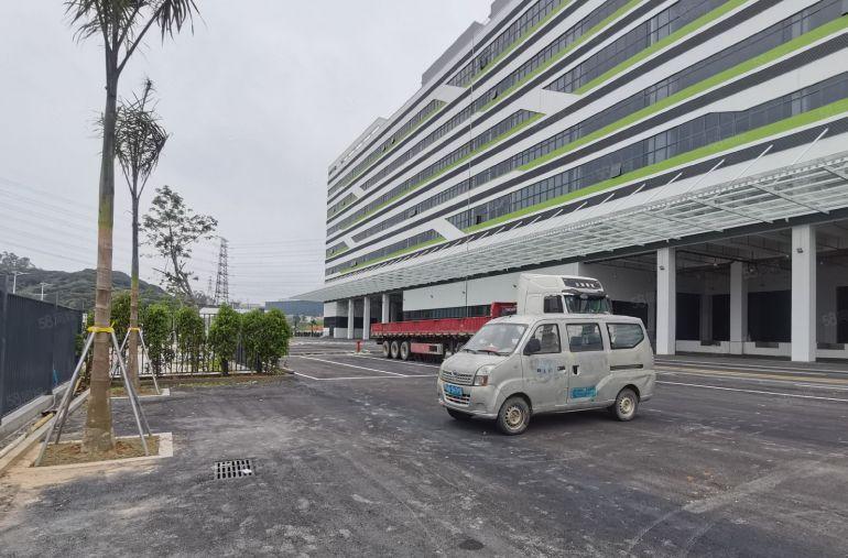 原房东9元低价甩租大岭山松山湖5千平面积实在一楼仓库厂房出租