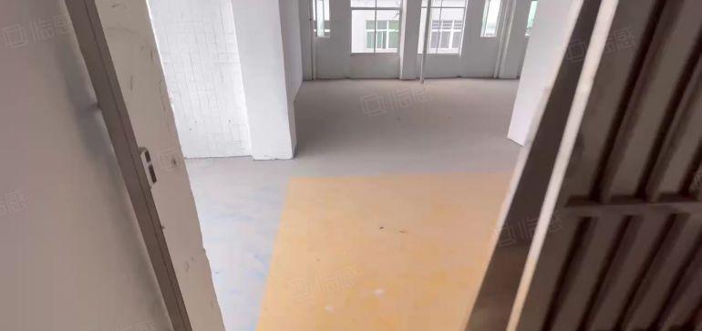 大岭山镇，独院标准厂房低价出租，出入方便