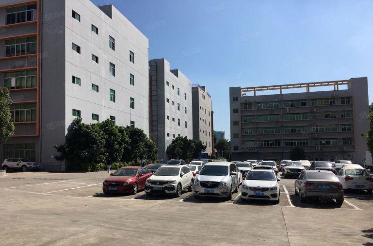 大岭山新出3楼2000平精装厂房出租，原先做电子，无需转让费