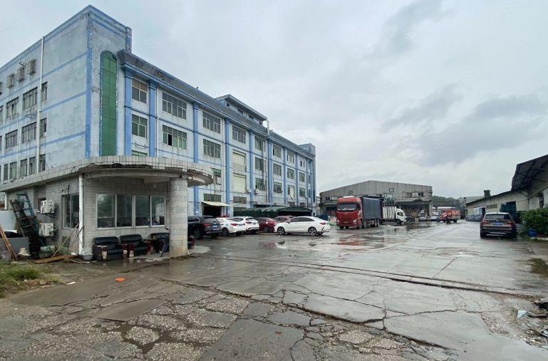 信立农批附近8.8元仓库出租300一5000方不等