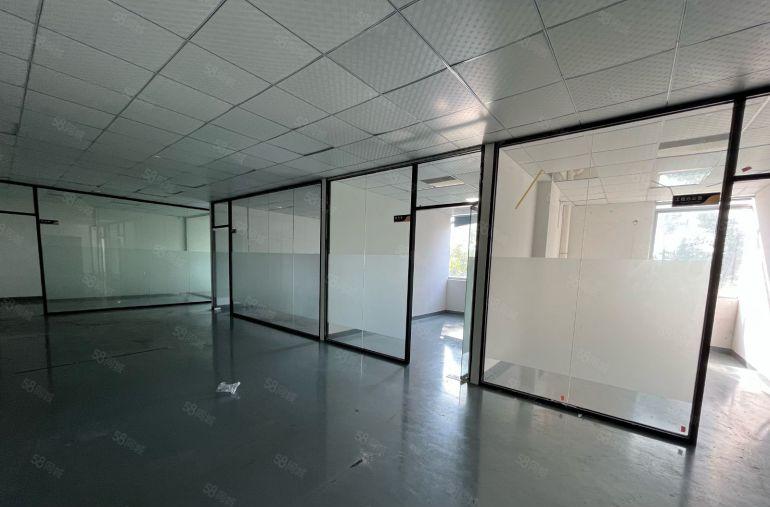 大岭山杨屋楼上950平精装修厂房低价出租临深易招工