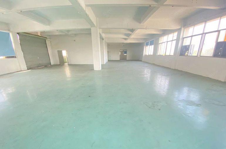 降价 大岭山出租厂房仓库1200平 空地大可分租