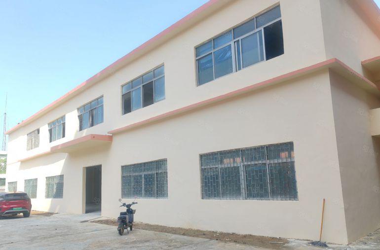 大岭山镇石大路边两层独栋独院标准厂房，超大空地，水电齐全