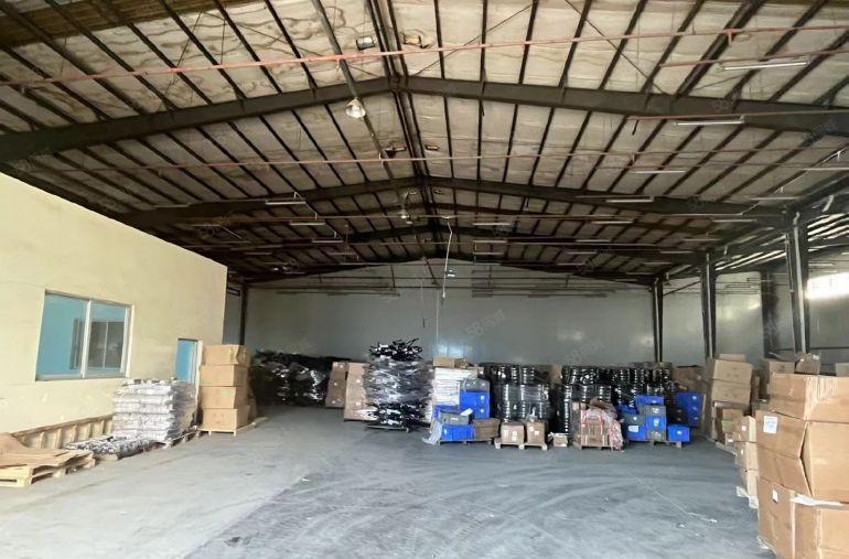 大岭山钢构厂房出租，可办环评，靠近大马路位置出入方便