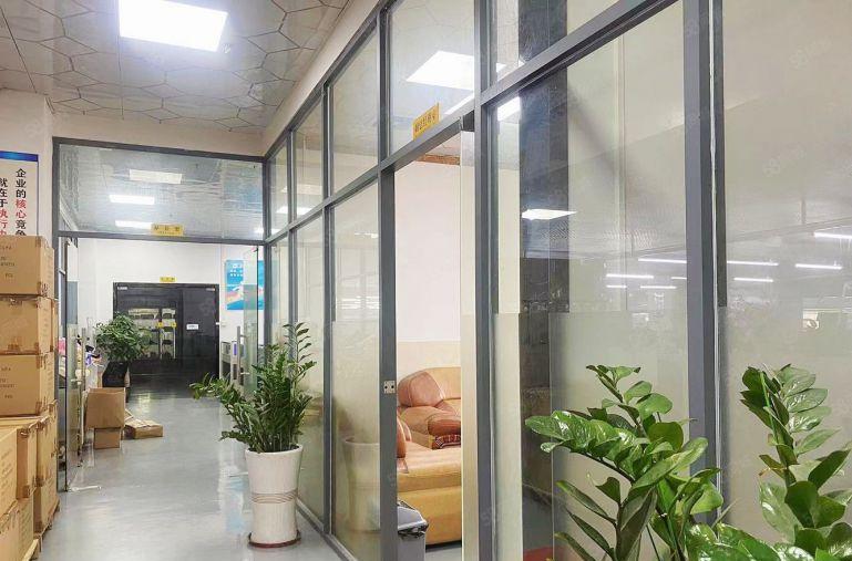 大岭山原房东独门独院带精装修带行车厂房一到三楼各950平米