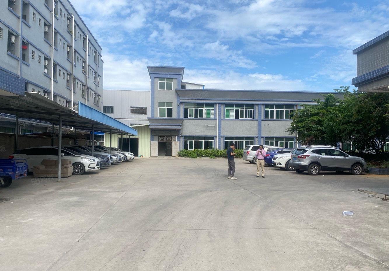 大岭山新出漂亮标准厂房出租，可分租空地大。适合小加工电子仓库