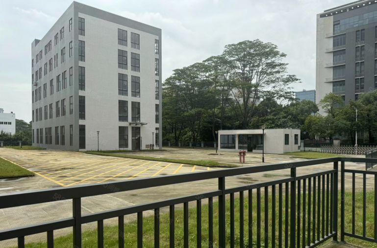 大岭山镇杨屋厂房出租，园区形象好靠近深圳，一手房东低价出租