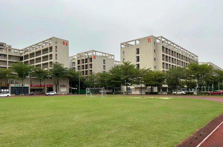 大岭山花园式厂房 空地大 精装修 带卸货平台 适合电子 设备