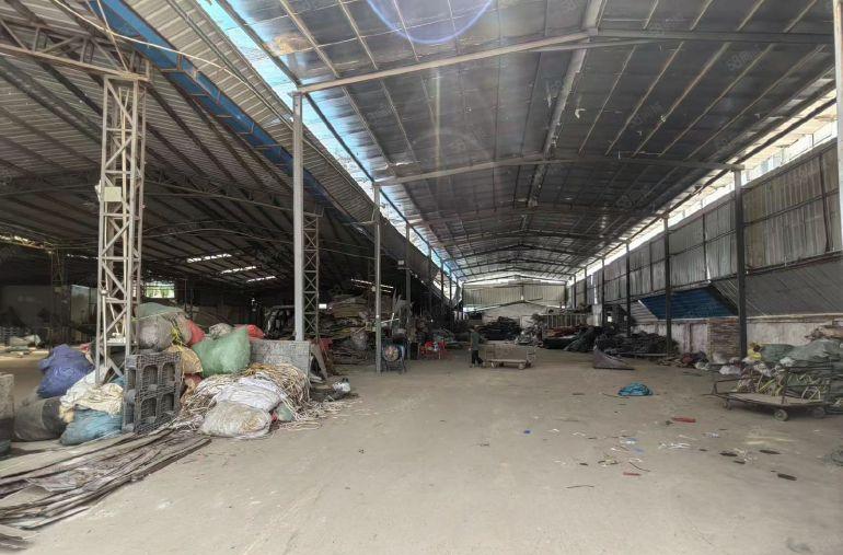 大岭山镇马蹄岗钢构厂房可注塑冲压，空地大货车随意进出