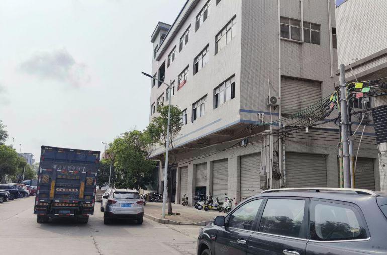 大岭山厂房3楼原房东直租750方，电费1元