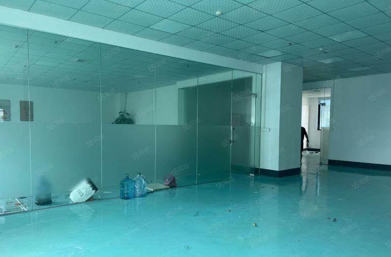 大岭山镇大塘原房东楼上1390平整层现成装修上市形象低价出租