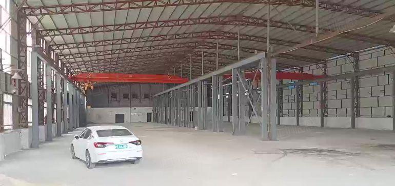 现成航车厂房来了，原房东单一层钢构3200平厂房出租