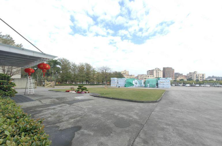 大岭山高速口旁独院钢构22000平1万平空地，低价出租