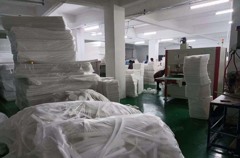 大岭山高速口附近 全新地坪漆精装修 超低价仓库厂房出租