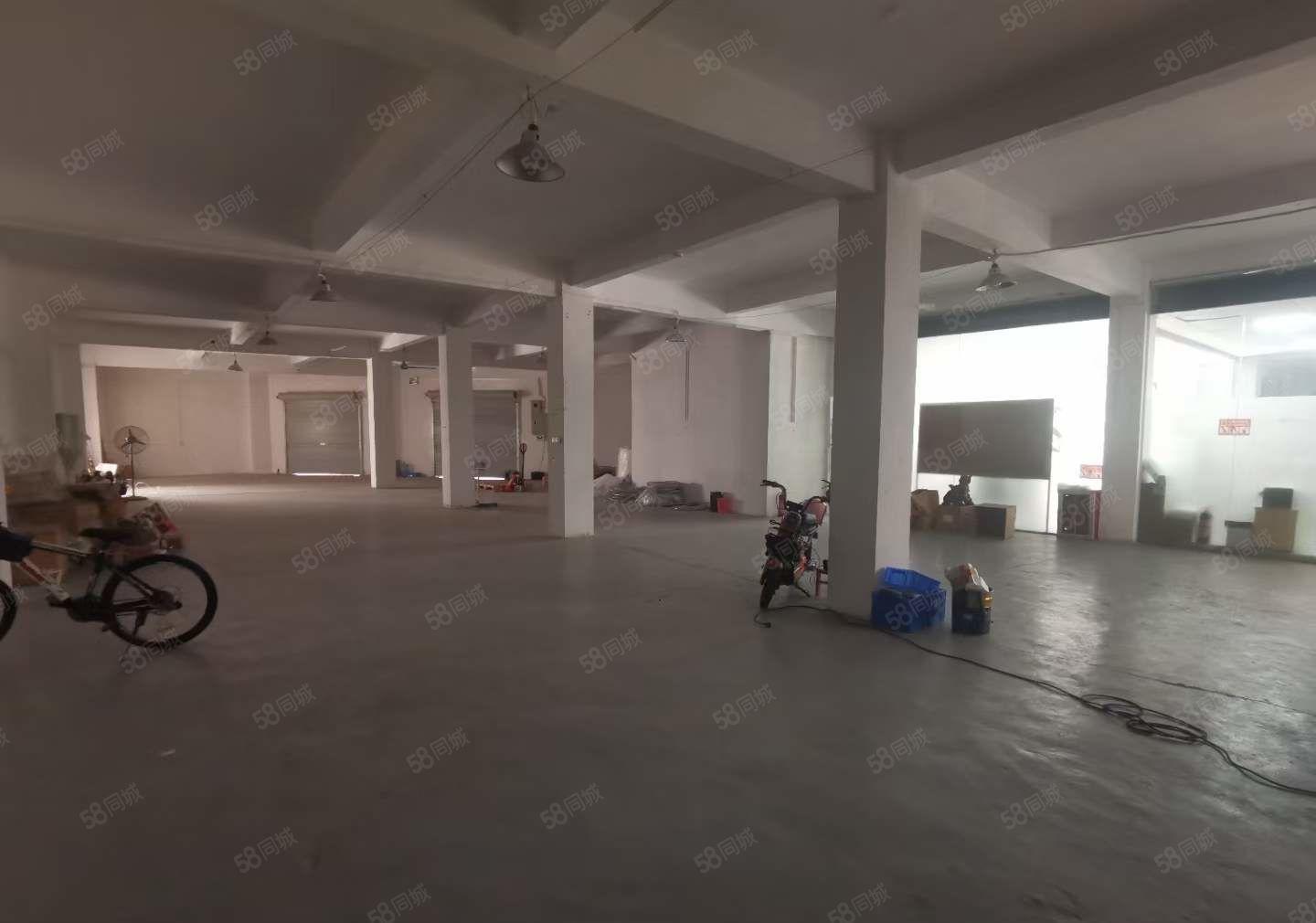 大岭山杨屋高速口 650平临街一楼厂房出租 办公室 精装修