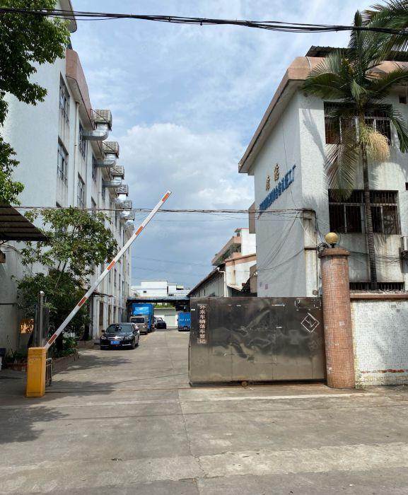 石碣标准厂房，招工方便，出入便利